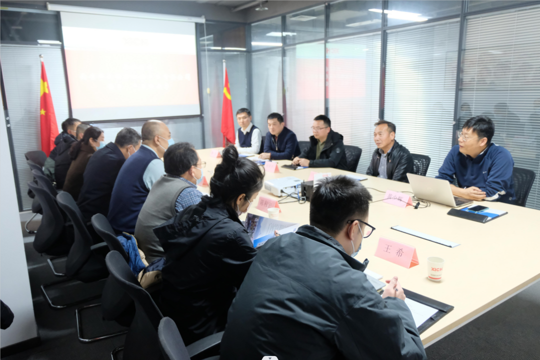 陜西省總商會(huì)副會(huì)長、西安華歐精密機(jī)械有限公司董事長樊延都一行來西馳參觀交流(圖1)